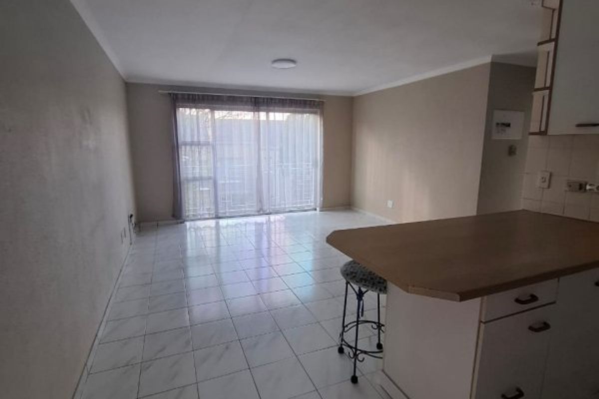 LOCK-UP-AND-GO LIVING WITH GREAT AMENITIES! - Photo 4