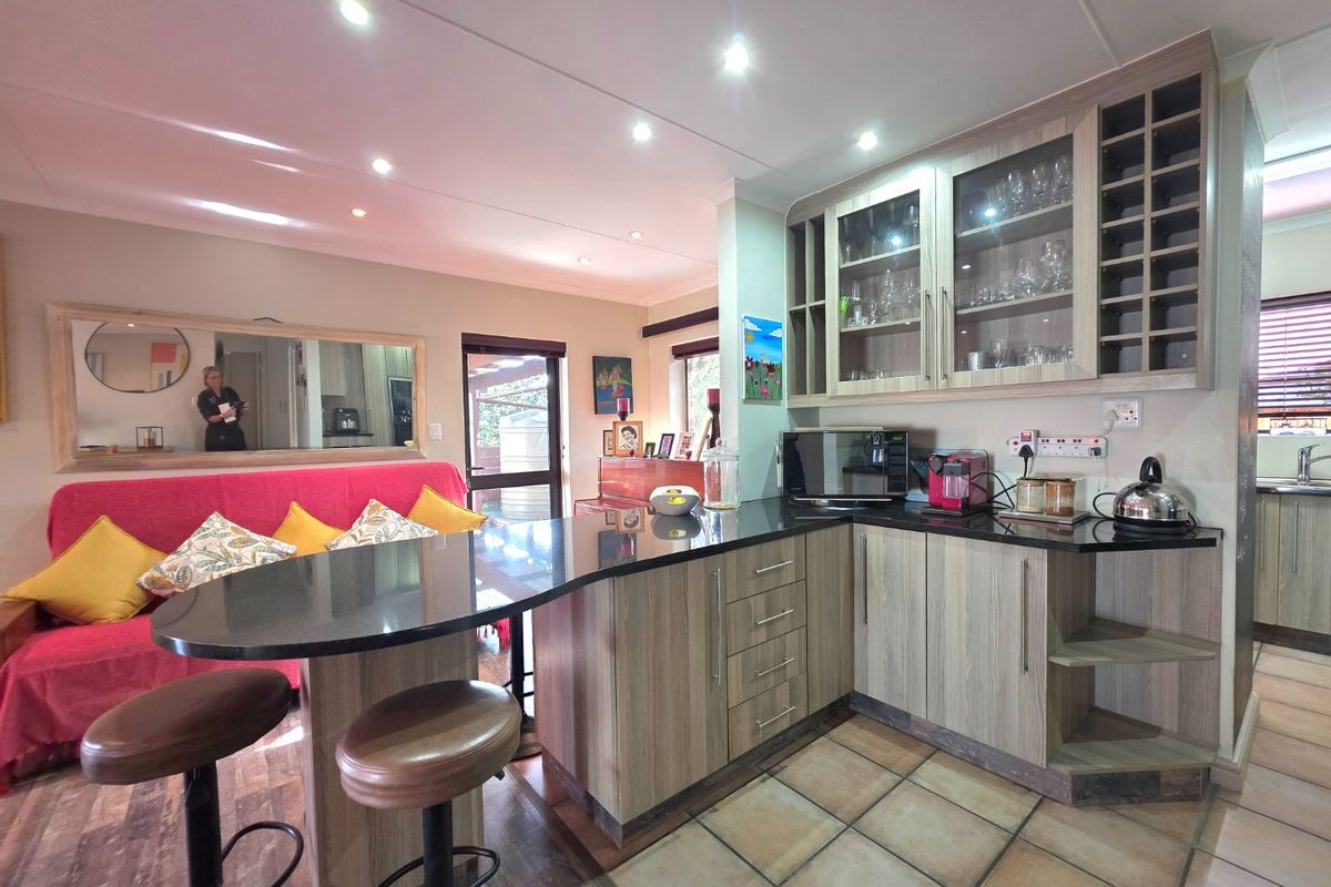 OCEAN VIEW HOME WITH POOL AND SEPARATE ACCOMMODATION IN HEROLDS BAY - Photo 4