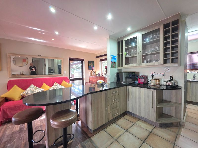 OCEAN VIEW HOME WITH POOL AND SEPARATE ACCOMMODATION IN HEROLDS BAY - Photo 4
