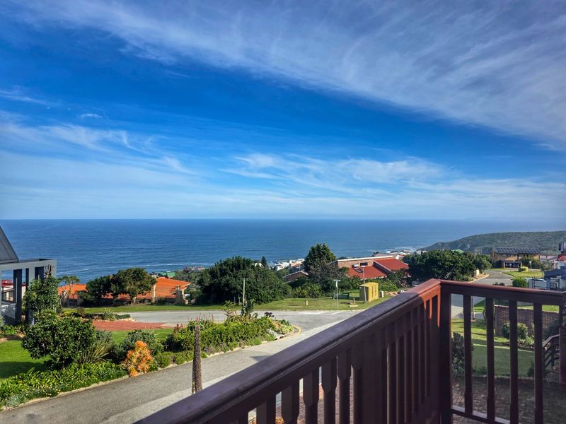 OCEAN VIEW HOME WITH POOL AND SEPARATE ACCOMMODATION IN HEROLDS BAY - Photo 1