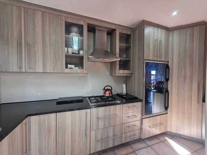 OCEAN VIEW HOME WITH POOL AND SEPARATE ACCOMMODATION IN HEROLDS BAY - Photo 6