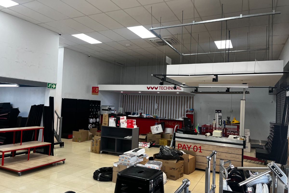 COMMERCIAL PROPERTY TO LET – PRIME LOCATION - Photo 5