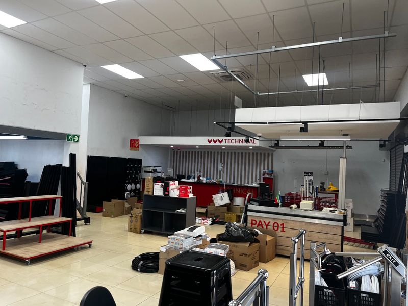 COMMERCIAL PROPERTY TO LET – PRIME LOCATION - Photo 5