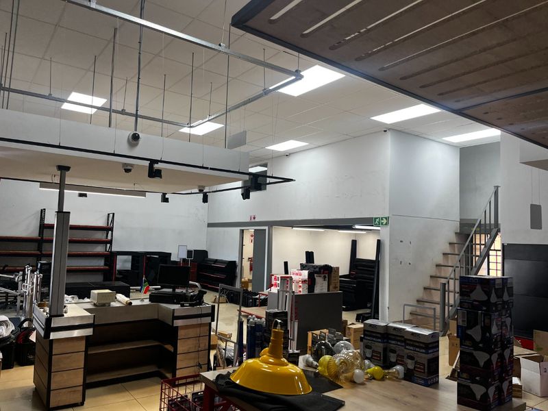 COMMERCIAL PROPERTY TO LET – PRIME LOCATION - Photo 8
