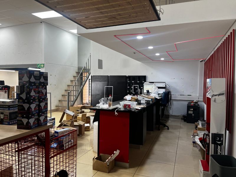 COMMERCIAL PROPERTY TO LET – PRIME LOCATION - Photo 6