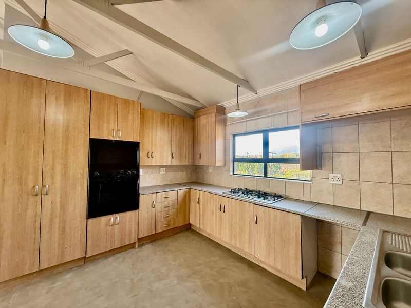 Step into this stunning, modern family home that perfectly combines style, comfort, and practicality. - Photo 6