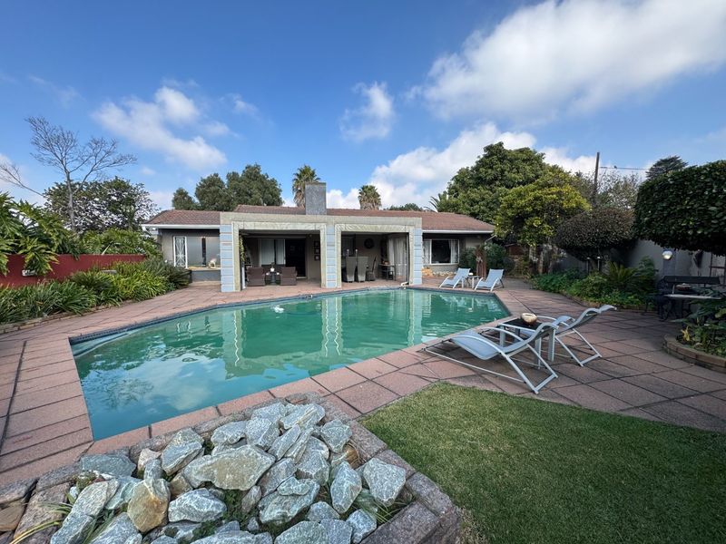 Spacious Family Home with Exceptional Features - Photo 3