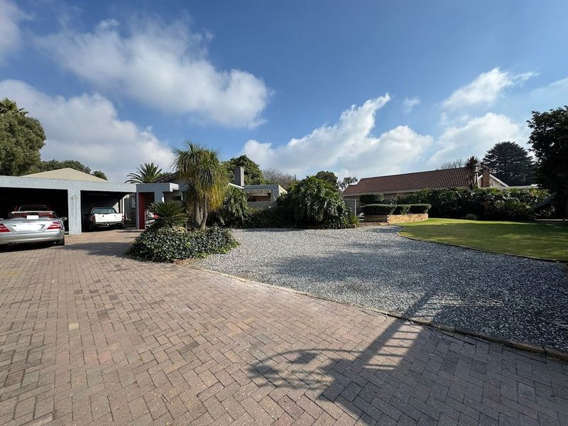 Spacious Family Home with Exceptional Features - Photo 1