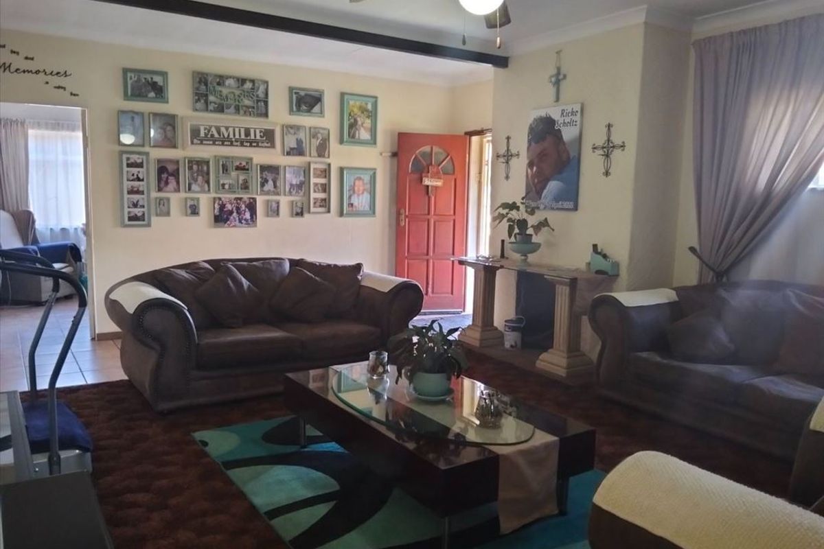 Spacious Family Retreat with Poolside Appeal - Photo 2