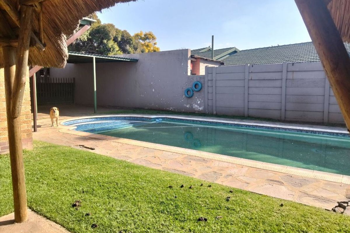 Spacious Family Retreat with Poolside Appeal - Photo 3