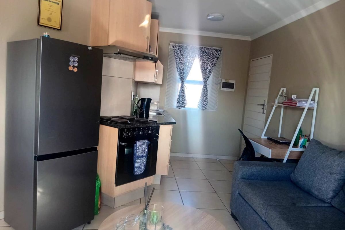 Beautiful 2 bedroom 1 bathroom first floor unit available for rent in The Stewards, Lakefield - Photo 4