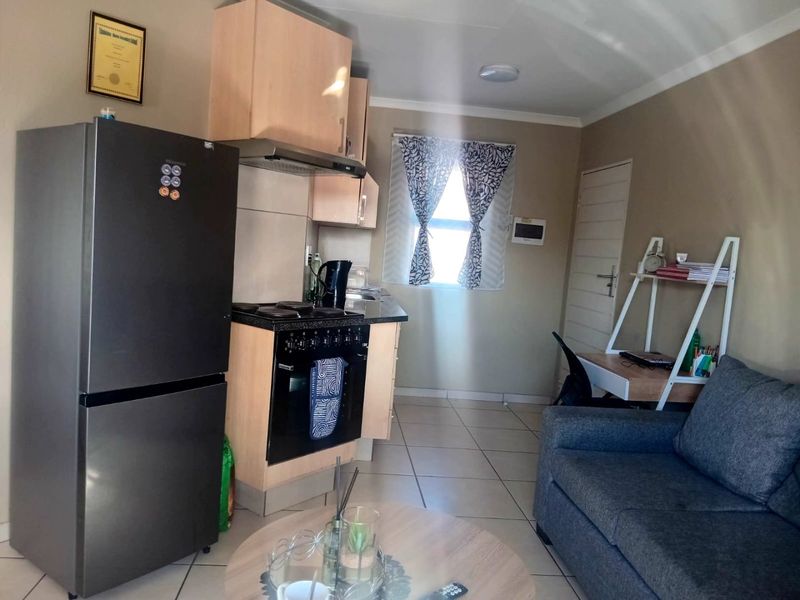 Beautiful 2 bedroom 1 bathroom first floor unit available for rent in The Stewards, Lakefield - Photo 4