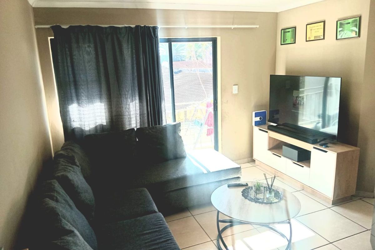 Beautiful 2 bedroom 1 bathroom first floor unit available for rent in The Stewards, Lakefield - Photo 5