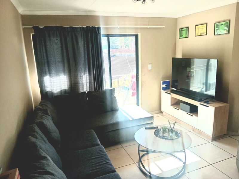 Beautiful 2 bedroom 1 bathroom first floor unit available for rent in The Stewards, Lakefield - Photo 5