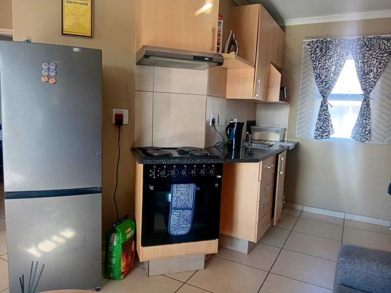 Beautiful 2 bedroom 1 bathroom first floor unit available for rent in The Stewards, Lakefield - Photo 2