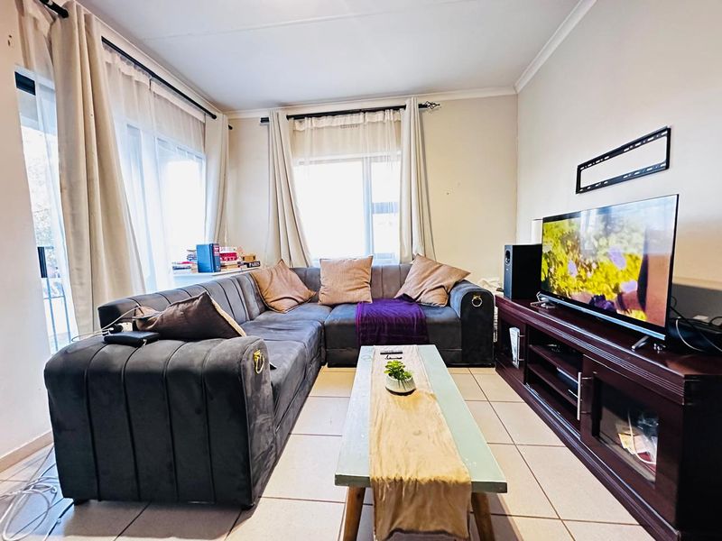 2-Bedroom First Floor Apartment To Let at Ravenswood - Photo 4