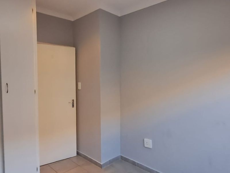 Modern Garden Apartment in Sought-After Chancliff Ridge - Photo 8