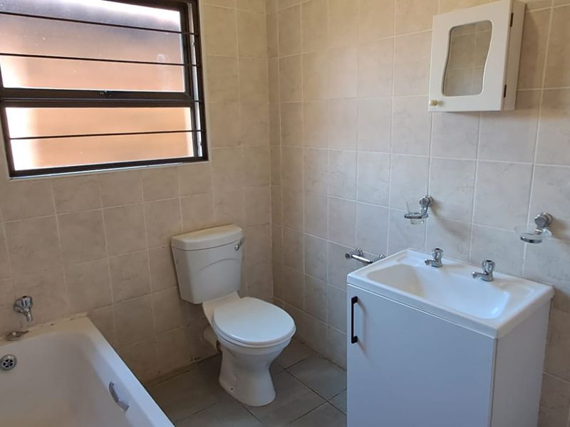 Modern Garden Apartment in Sought-After Chancliff Ridge - Photo 6