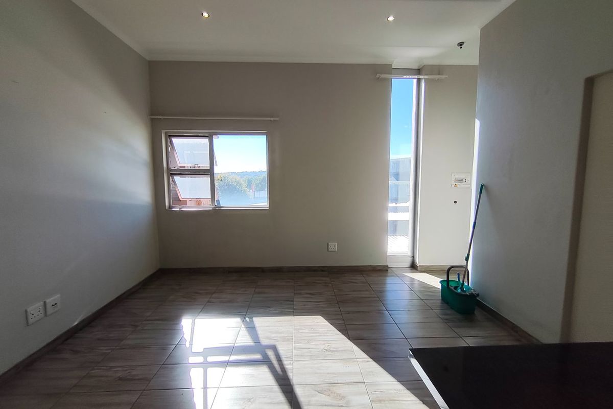 Modern 1-Bedroom First-Floor Apartment To Let in Blackheath - Photo 5