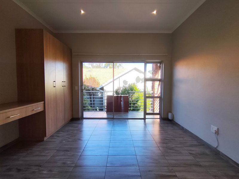 Modern 1-Bedroom First-Floor Apartment To Let in Blackheath - Photo 10