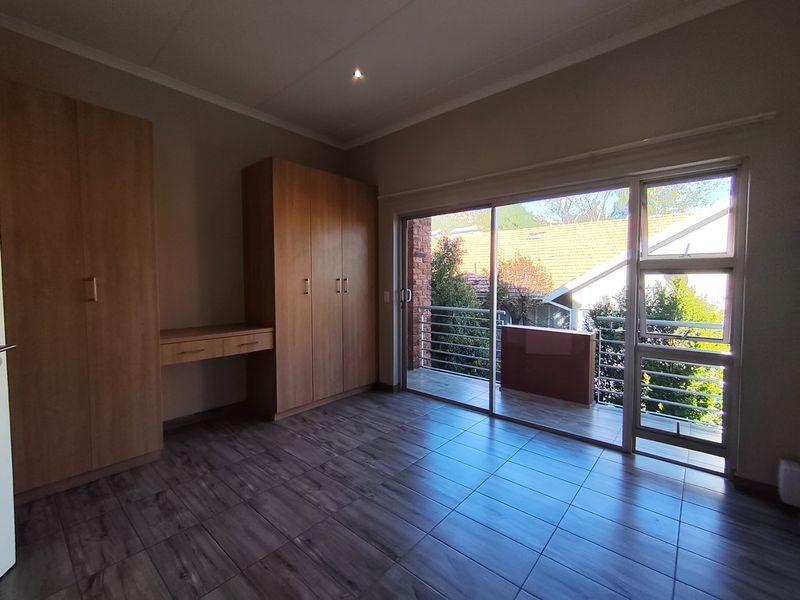 Modern 1-Bedroom First-Floor Apartment To Let in Blackheath - Photo 8