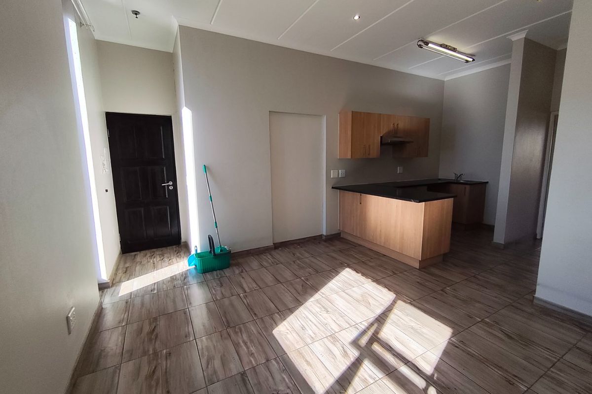 Modern 1-Bedroom First-Floor Apartment To Let in Blackheath - Photo 3