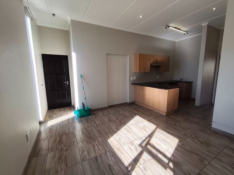 Modern 1-Bedroom First-Floor Apartment To Let in Blackheath - Photo 3