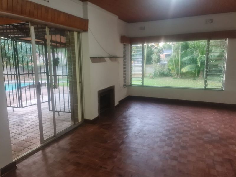 Large Family House Close to Schools in Town  - Photo 6