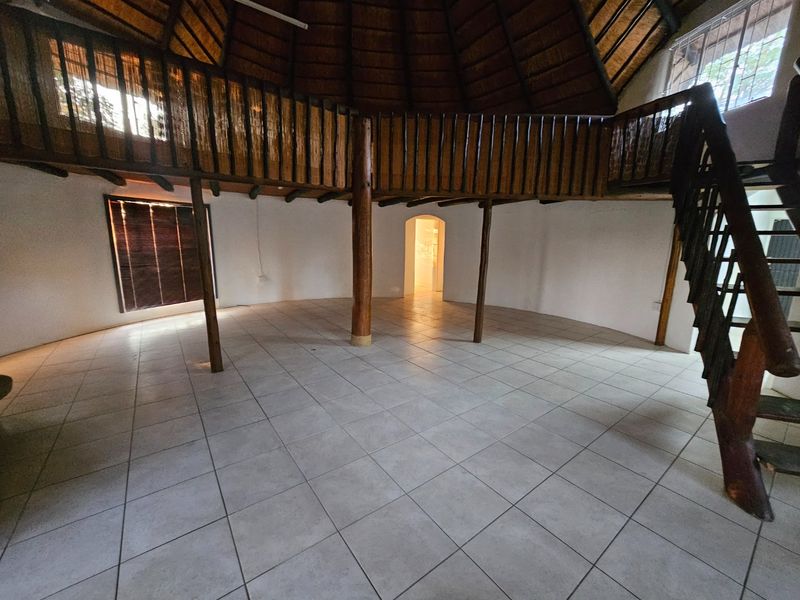 Centrally Located, Large House - Photo 9