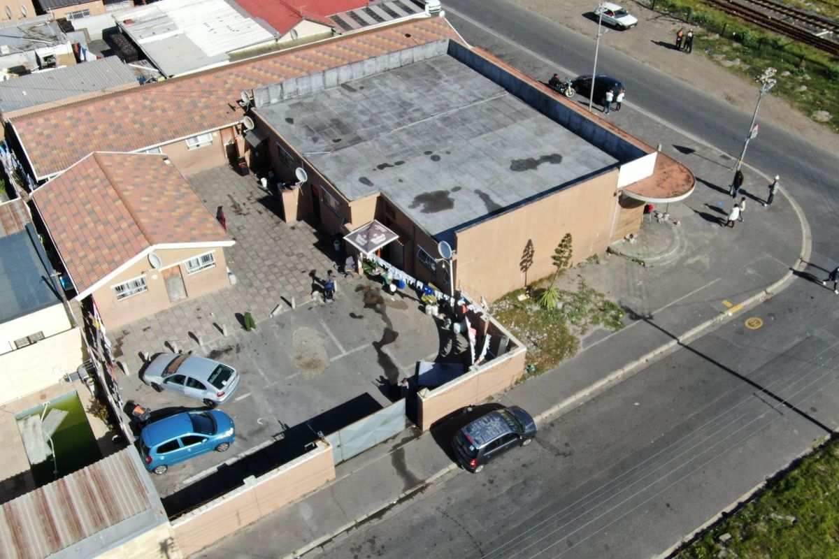 Investor's Dream! This property is perfect for an Investor looking for immediate returns  - Photo 3