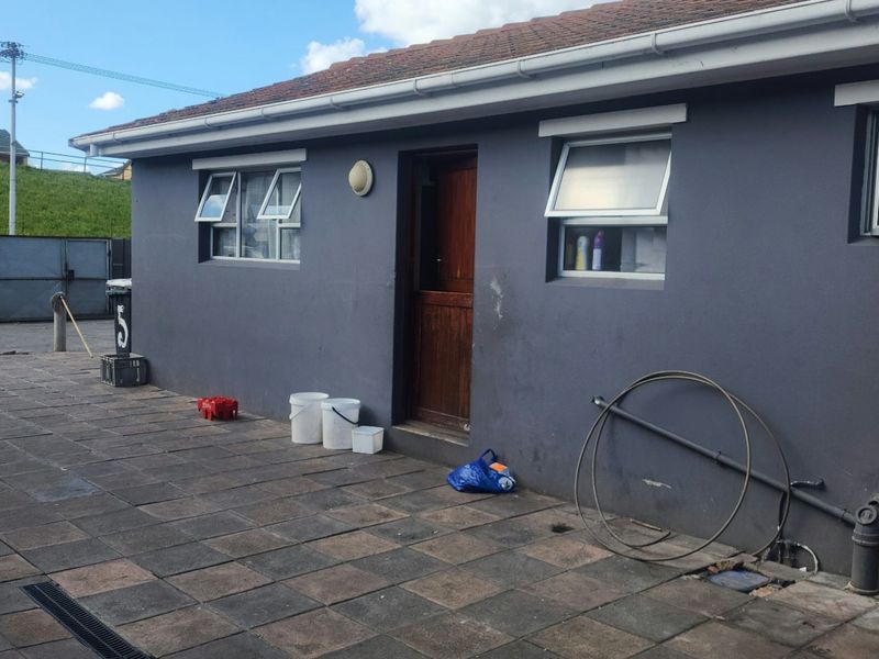 Investor's Dream! This property is perfect for an Investor looking for immediate returns  - Photo 9