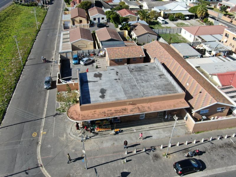 Investor's Dream! This property is perfect for an Investor looking for immediate returns  - Photo 7
