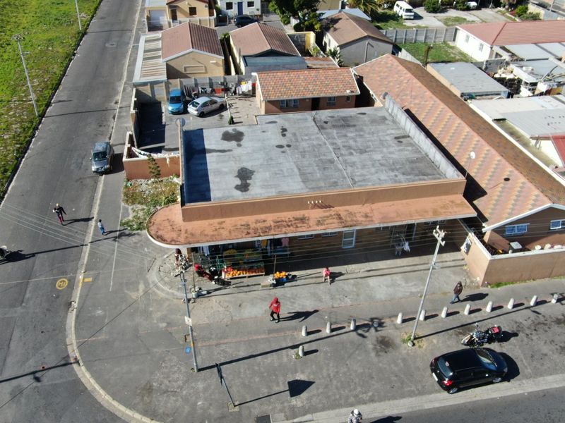 Investor's Dream! This property is perfect for an Investor looking for immediate returns  - Photo 2