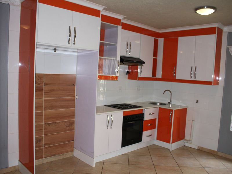 3 Bedroom Flat on the Ground Floor - Photo 7