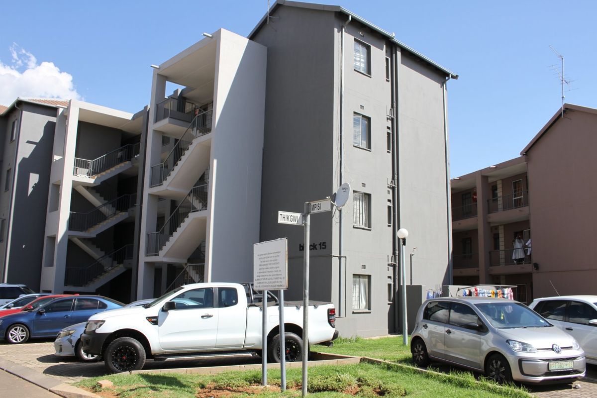 3 Bedroom Flat on the Ground Floor - Photo 3