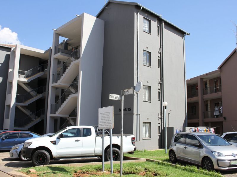 3 Bedroom Flat on the Ground Floor - Photo 3