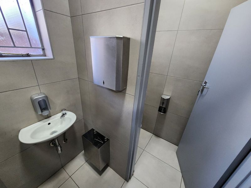 Prime Business Building for Sale in Klerksdorp CBD. Price Negotiable. - Photo 9
