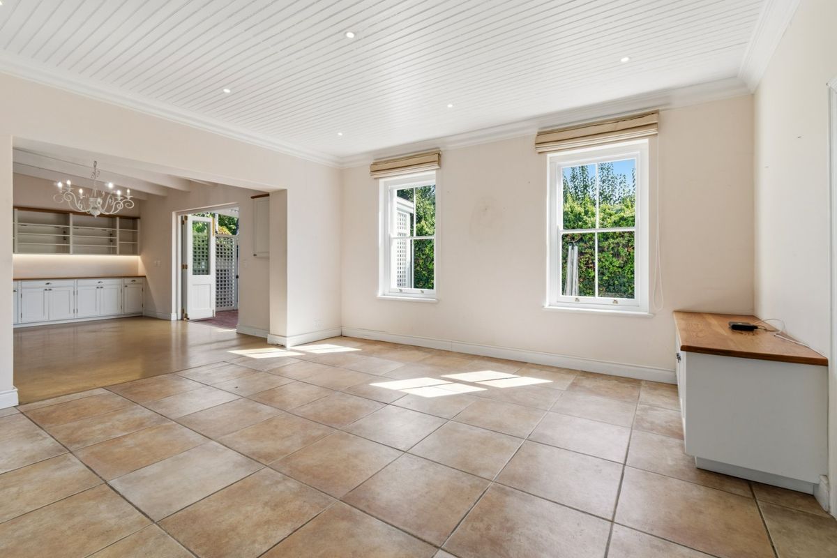 A rare opportunity to live in prestigious Silwood Road - Photo 5