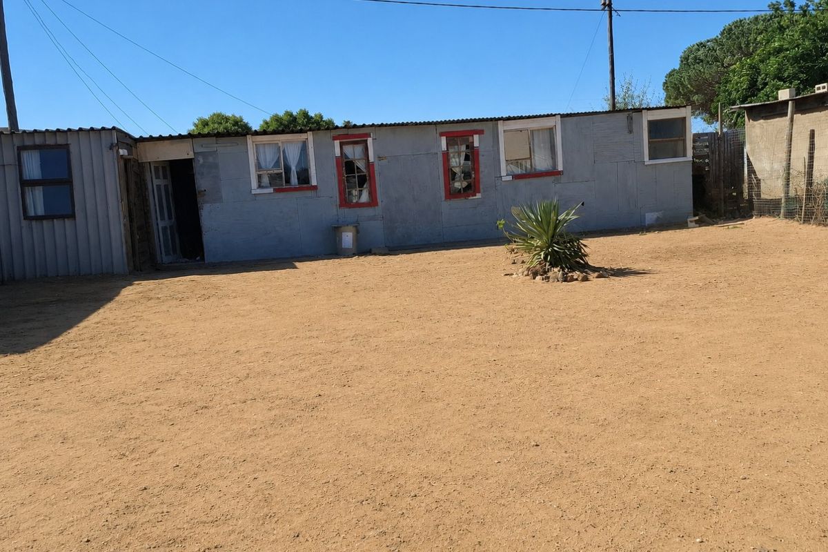Build Your Dream Home on a 421sqm Serviced Plot, also perfect for a Developer– Chatsworth, Cape Town - Photo 2