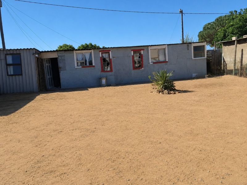Build Your Dream Home on a 421sqm Serviced Plot, also perfect for a Developer– Chatsworth, Cape Town - Photo 2