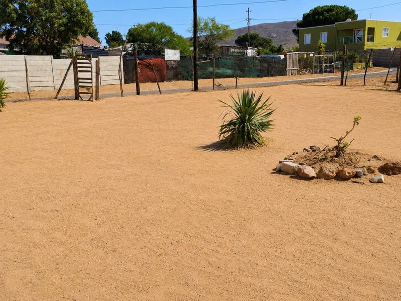 Build Your Dream Home on a 421sqm Serviced Plot, also perfect for a Developer– Chatsworth, Cape Town - Photo 3