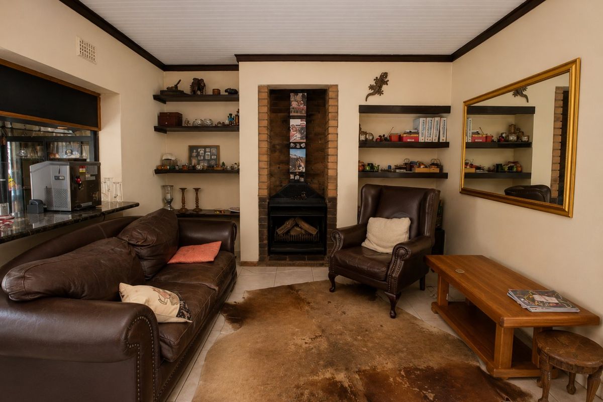 Luxurious family home with pool and flatlets! - Photo 4