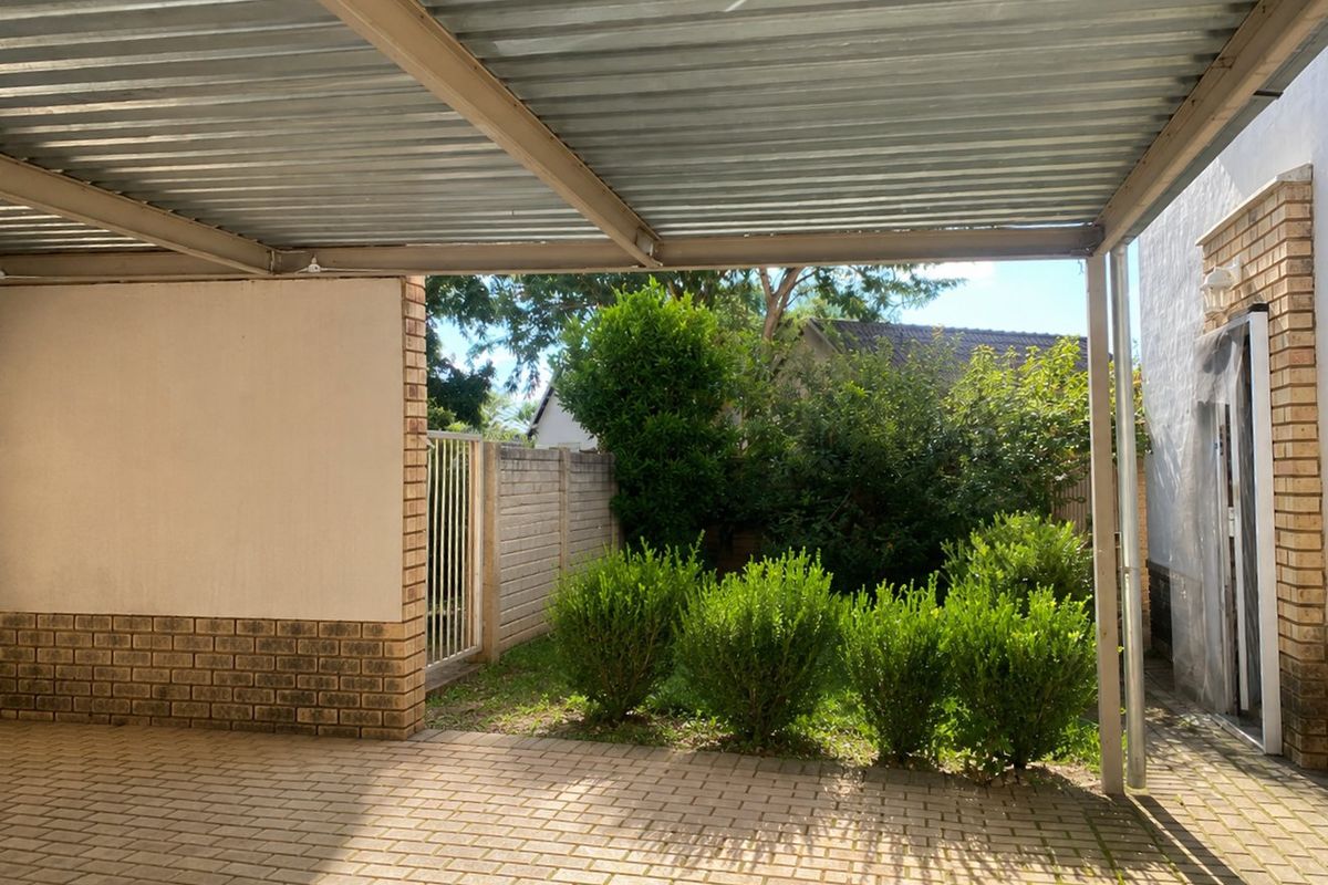 3-Bed Duplex Townhouse in Silver Acres with Private Garden - Photo 2