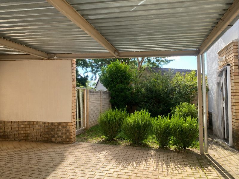 3-Bed Duplex Townhouse in Silver Acres with Private Garden - Photo 2