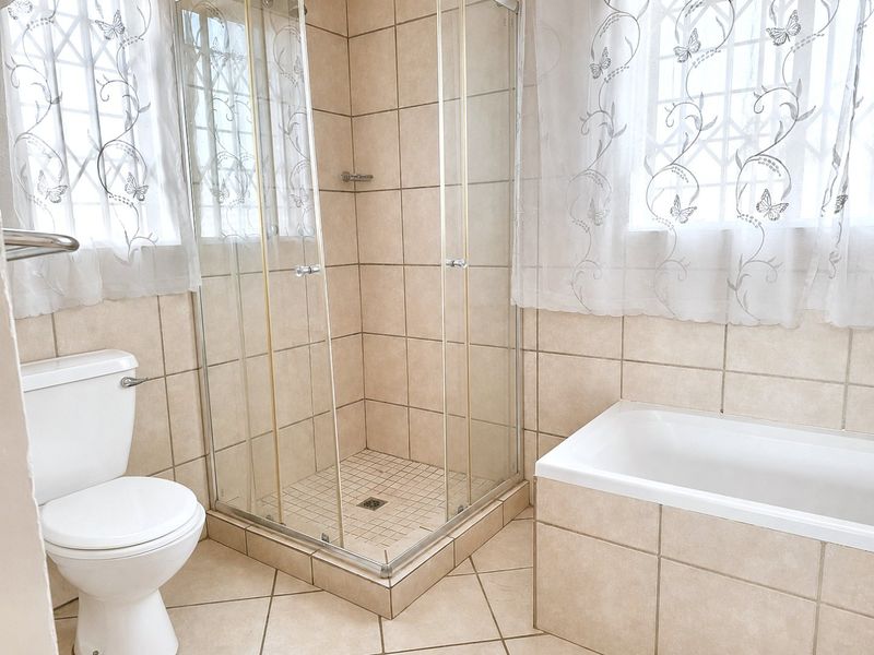 3-Bed Duplex Townhouse in Silver Acres with Private Garden - Photo 8