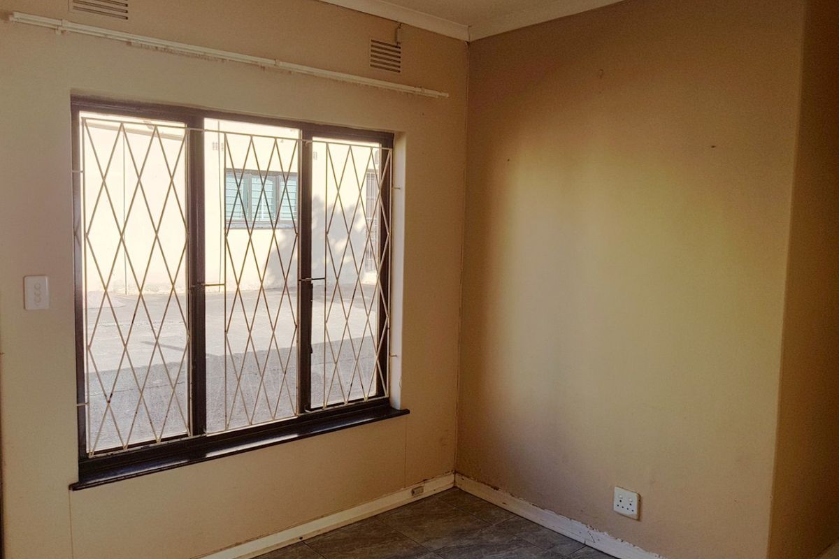 Three-Bedroom Home with Two Income-Producing Cottages - Photo 4