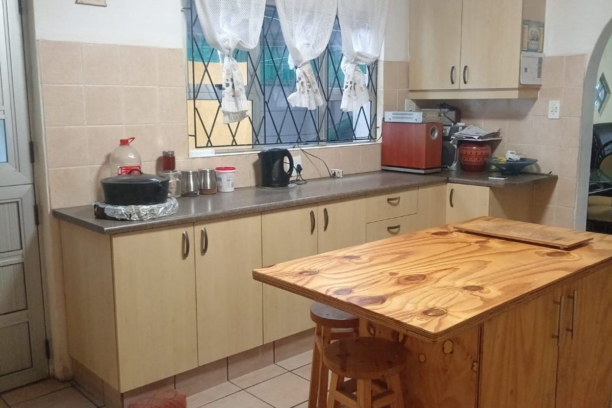 Two bedroom fully enclosed property located in Kleinvlei - Photo 5