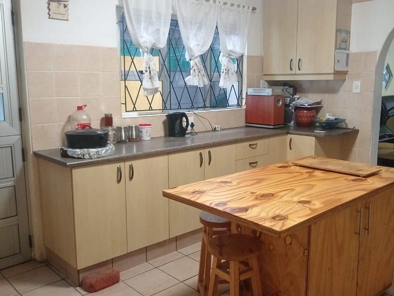Two bedroom fully enclosed property located in Kleinvlei - Photo 5