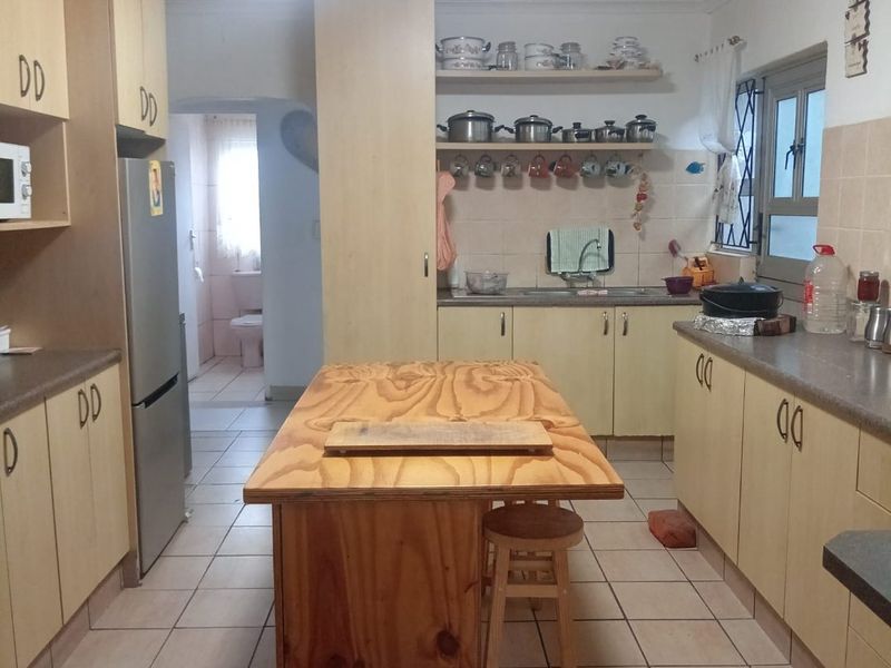 Two bedroom fully enclosed property located in Kleinvlei - Photo 4