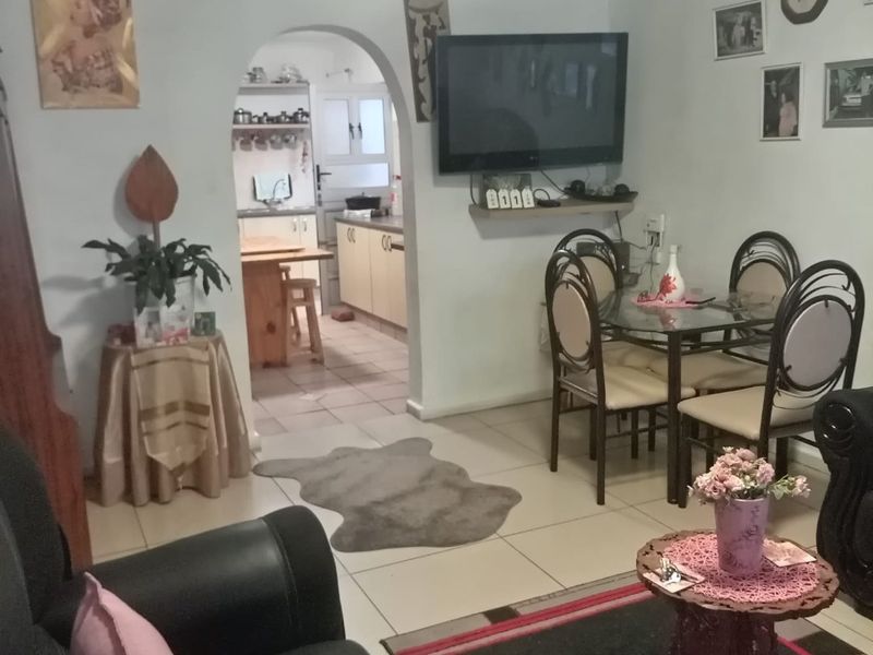 Two bedroom fully enclosed property located in Kleinvlei - Photo 8